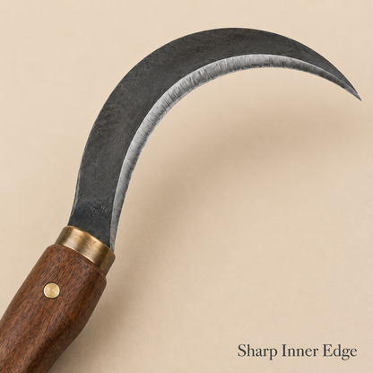 Curved Garden Sickle with Wooden Handle – Handheld Weeding, Trimming & Herb Harvesting Tool for Garden Beds, Pots and Outdoor Plant Care